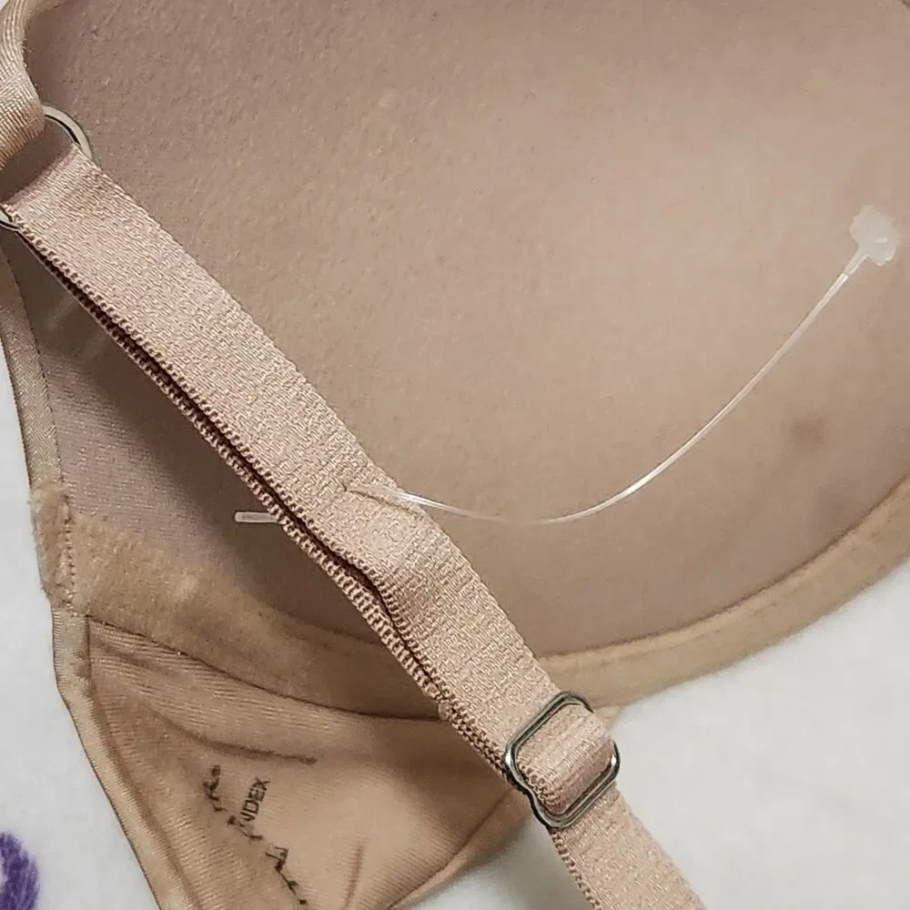 Vanity Fair Bra Size 34A Beige Underwire.   New